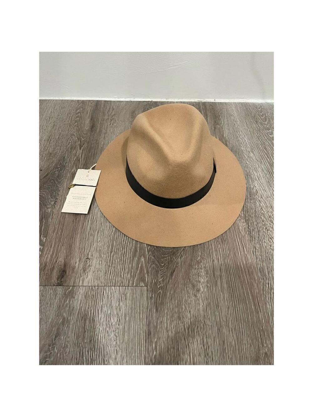 NWT Quagga Green Label tan Hat & bracelet